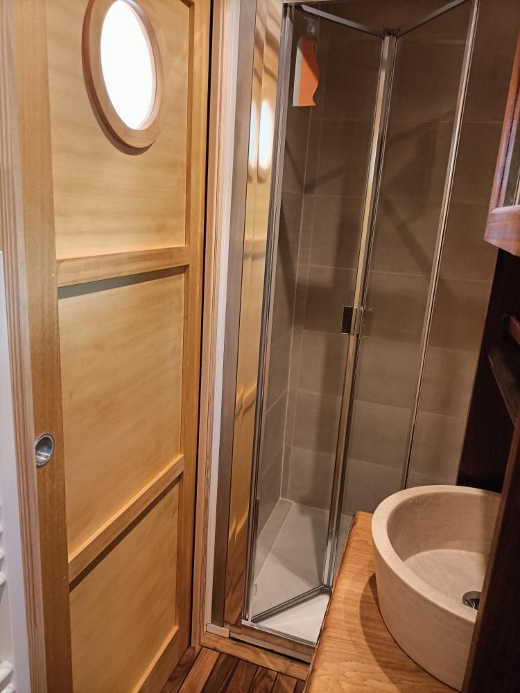 Oudoty Bed & Breakfast Kerlouan Bagian luar foto